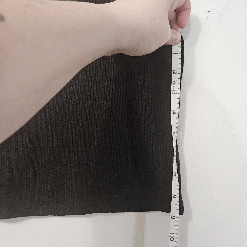 Discreet Black Ribbed Crop Top! - Picture 5 of 5